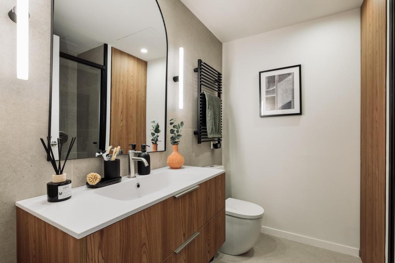 Serrat - 1 Bedroom And Office In Poblenou Apartment *