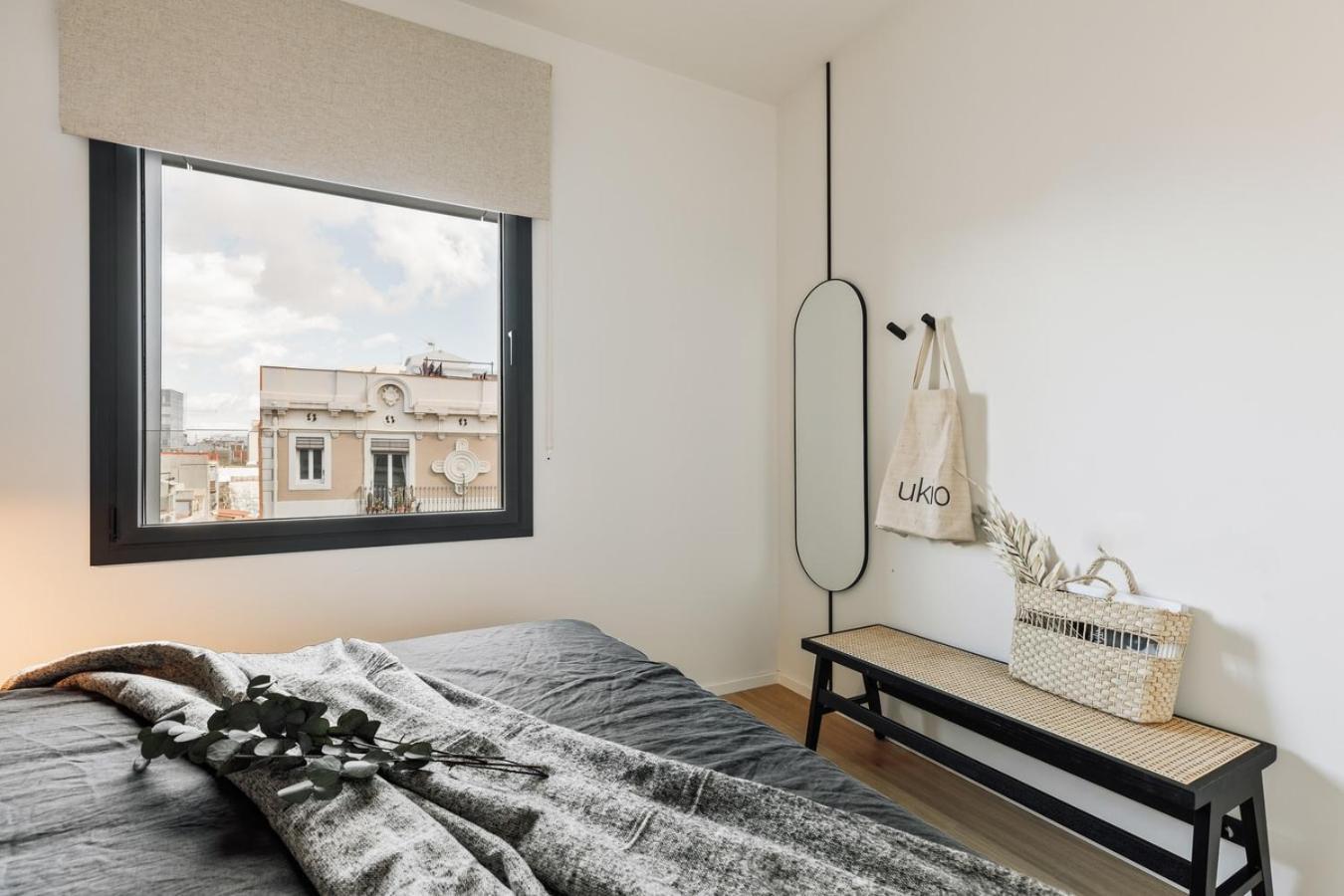 Serrat - 1 Bedroom And Office In Poblenou *